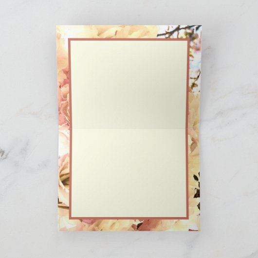 さくらんぼはクリームとピンクのグリーティングカードで花開く カード (内部)