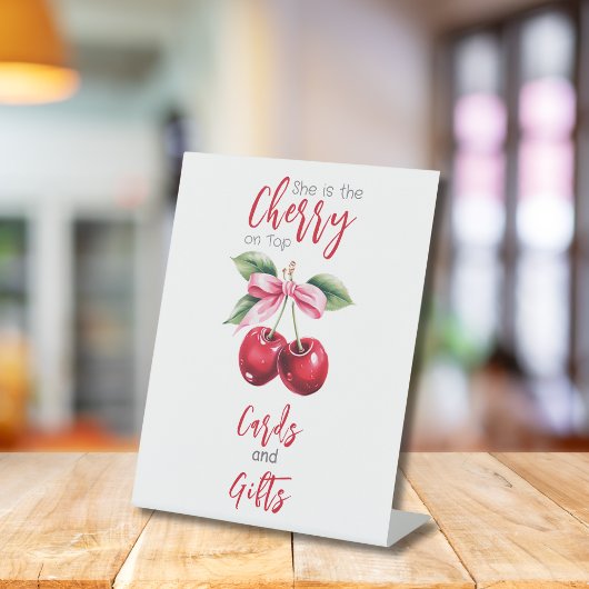 さくらんぼオントップピンクボウガールベビーシャワーカード 台座サイン