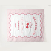 さくらんぼオントップピンクボウ誕生日 タペストリー (正面(横))