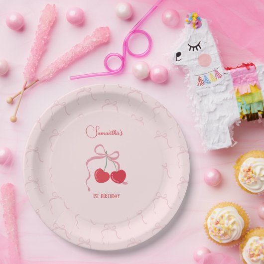 さくらんぼオントップピンクボウ誕生日 ペーパープレート (パーティー)