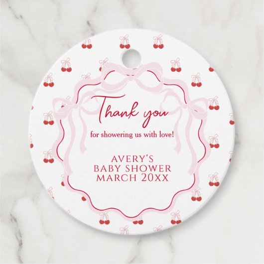 さくらんぼオントップピンクボウ赤ベビーガールシャワー フェイバータグ (正面)