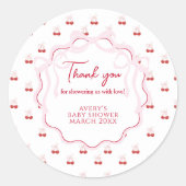 さくらんぼオントップピンクボウ赤ベビーガールシャワー ラウンドシール (正面)