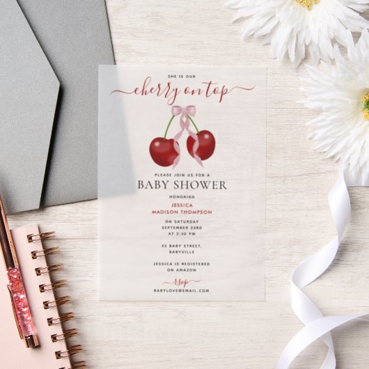さくらんぼオントップベビーモダンシャワーピンクボウガール ベラム紙招待状 (ウェディング)
