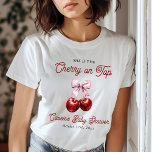 さくらんぼオントップモダンピンクボウ赤ちゃんシャワー Tシャツ<br><div class="desc">祝スタイルの上のさくらんぼのトップピンクの弓の赤ちゃんシャワーのコレクションと。このセット魅力的は繊細なよくはしゃぐピンクの弓にアクセントを付けたさくらんぼデザインを備え、あなたの赤ちゃんシャワーに甘く洗練されたtouchをもたらす。招待状や感謝していお使いのカードから紙カップ、ナプキン、デコまで、このコレクションの各ピースは特別な日にエレガントまとまった雰囲気を作り出すように設計されている。このコレクションは、あなたのイベントが思い出に残る美しく調和していることを保証する小さな1つを歓迎するのに最適である。カスタムデザインやベビーシャワー用品の連絡場合は、最新の更新のために、私たちまたは私たち。</div>