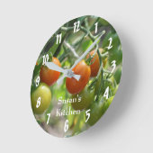 さくらんぼトマトオンザつる植物キッチン ラウンド壁時計 (傾斜)