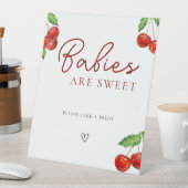 さくらんぼ上のベビーシャワーベビーは甘い 台座サイン (インサイチュ)