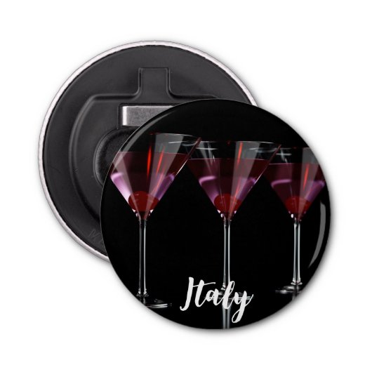 さくらんぼ付きマルティニガラスの赤いカクテル 栓抜き (正面)