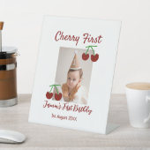 さくらんぼ初のハッピーバースデー写真キッズ赤モダン色 台座サイン (インサイチュ)