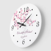 さくらんぼ花の新婚の名前ホワイトピンク ラージ壁時計 (傾斜)
