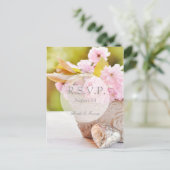 さくらんぼ花 – ピンクの花の結婚式RSVP インビテーションポストカード (スタンド正面)