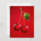 さくらんぼ(赤い背景にリーフがある場合) ポストカード (正面/裏面)