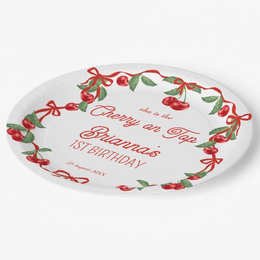 さくらんぼonトップリボンお洒落誕生日モノグラム ペーパープレート (アングル)