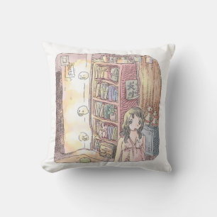 さなくむじ 薄暗いお部屋で本棚のそばに浮いているぼんやり光る物体と女性のイラスト クッション
