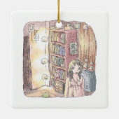 さなくむじ 薄暗いお部屋で本棚のそばに浮いているぼんやり光る物体と女性のイラスト セラミックオーナメント (裏面)