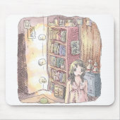 さなくむじ 薄暗いお部屋で本棚のそばに浮いているぼんやり光る物体と女性のイラスト マウスパッド (正面)