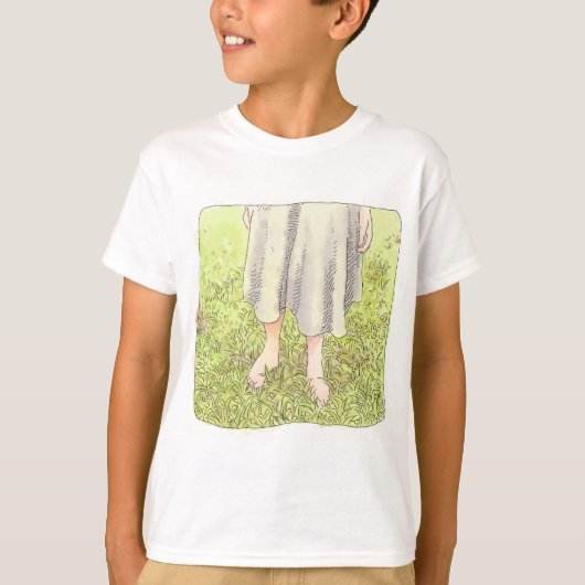 さなごれじ  春の広い緑の草原に素足で立つワンピースの女性の足元 Tシャツ (正面)
