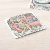 さなににじ　お部屋の中で真っ赤なソファに腰を掛けてまったりカップをすする女性のイラスト ペーパーコースター (アングル)