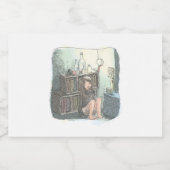 さなやにじ  薄明るい水色のお部屋の本棚のそばで座る素足の女性のイラスト スパークリングワインラベル (シングルラベル)