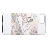 さにいれじ　ピンク色の寝室の明るい照明の下で寝転んで本を読みながらくつろぐ女性のイラスト Case-Mate iPhoneケース (裏面(横))