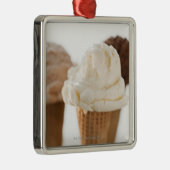 さまざまなアイスクリームコーンの閉めて下さい メタルオーナメント (右)