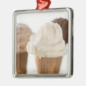 さまざまなアイスクリームコーンの閉めて下さい メタルオーナメント (左)