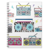 さまざまなヴィンテージカセットのプレーヤーのセット。レトロ80年代 ノートブック (正面)