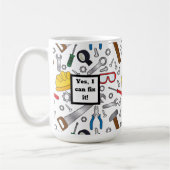 さまざまな手のツールとギア コーヒーマグカップ (左)