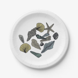 さまざまな種類と色の貝殻 ペーパープレート