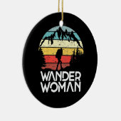 さまよい女のハイキング セラミックオーナメント (右)