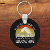 さまよい歩き回る者が皆独り言を言っているとは限失ったらないおもしろい キーホルダー (正面)