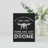 さまよい歩く人は全員ドローン失ったパイロットではない ポストカード (スタンド正面)