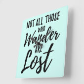 さまよう者は皆いな失ったい スクエア壁時計 (傾斜)