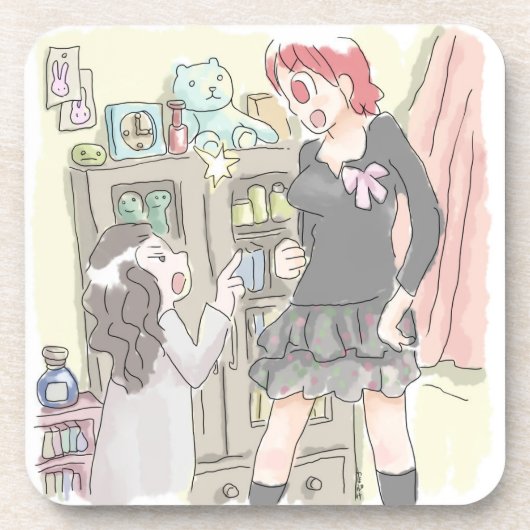 さむさにじ 部屋の棚の前で、向き合って口論をする身長差のあるふたりの女性のイラスト コースター (正面)