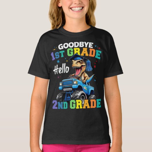 さようなら1年生の卒業式Tレックスモンスタートラック Tシャツ (正面)