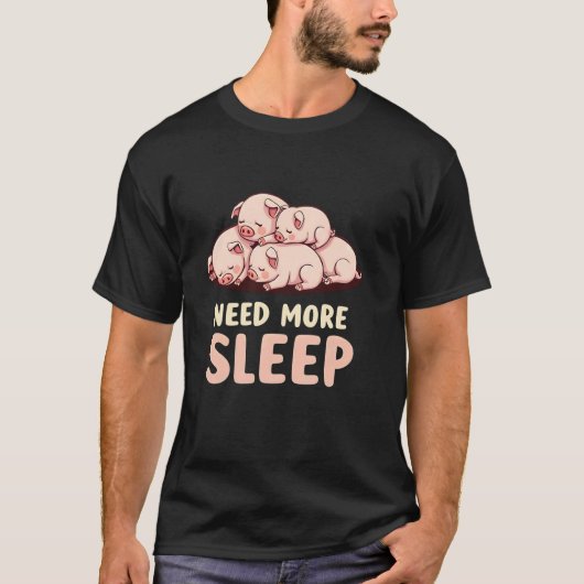 さらに眠りたい – かわいい眠り子ぶたのスタック Tシャツ (正面)