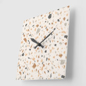 ざらざらした色のテラゾテクスチャのシームレスなパターン スクエア壁時計 (傾斜)