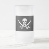 しかしラム酒はなぜ行きますか。 フロストグラスビールジョッキ (中央)