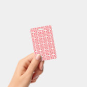 しっとりとした赤いバラに、優しく結露が休んでいる バッジ (手持ち)