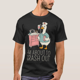 すぐに寝落ちしちゃう!かわいいガチョウの看護師 Tシャツ