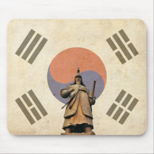 すぐに海軍大将のイ向こうずねの彫像のマウスパッド マウスパッド