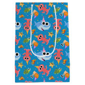 すごいシンプル | フィニーザシャーク紙吹雪誕生日 ミディアムペーパーバッグ (裏面)