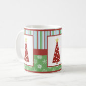 すてきな休日の赤い水玉模様の木のクリスマス コーヒーマグカップ (正面左)