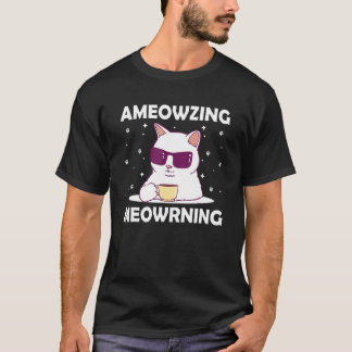 すてきな猫ママと愛らしい猫パパにゃんこだにゃん Tシャツ