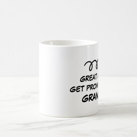 すばらしいお母さんは祖母のマグに促進されて得ます コーヒーマグカップ (中央)