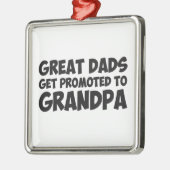すばらしいパパは祖父に促進されて得ます メタルオーナメント (左)
