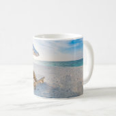 すばらしいビーチの日没 コーヒーマグカップ (正面右)