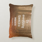 すべてには季節の聖書の聖句がある アクセントクッション (裏面(縦))