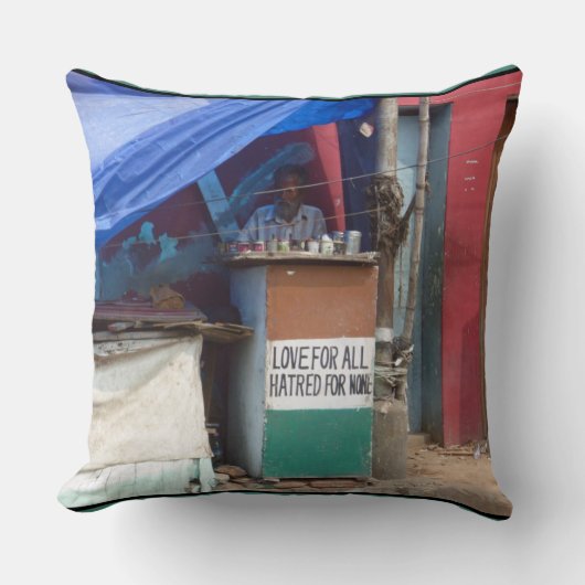 すべてのどれも、チェンナイのための憎悪のために愛しないで下さい クッション (正面)