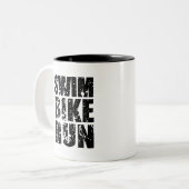 すべてのカッコいいスポーツ愛好家のためのトライアスロンのロゴ ツートーンマグカップ (正面左)