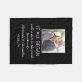 すべてのカップルの写真パーソナライズされたを始めた場所 フリースブランケット (正面(横))